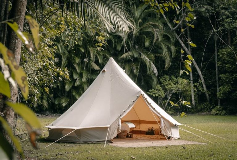 bell tents whitsundays glamping