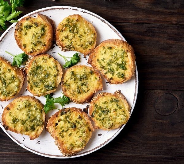 cheese-garlic-bread-campfire-recipe